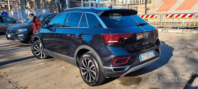 Gebraucht VW T-Roc Style 116 PS (85 kW) 2023 Schwarz SUV