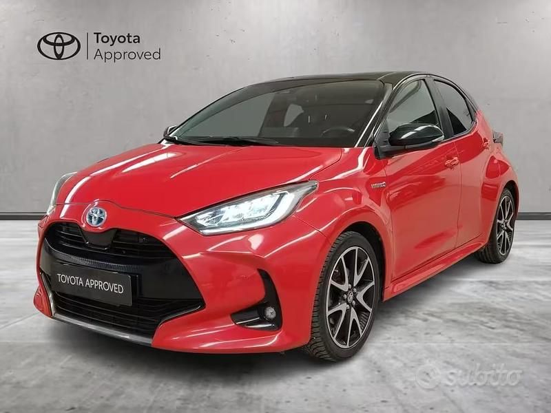 Usata Toyota Yaris Hybrid 92 CV (67 kW) 2020 Rosso Berlina
