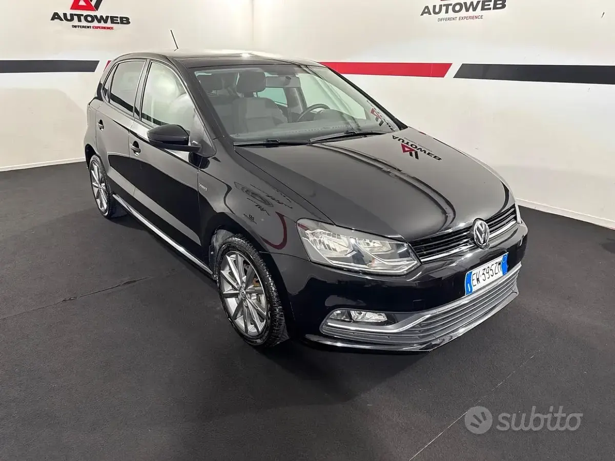 Käytetty VW Polo 90 HP (66 kW) 2014 Musta Sedan