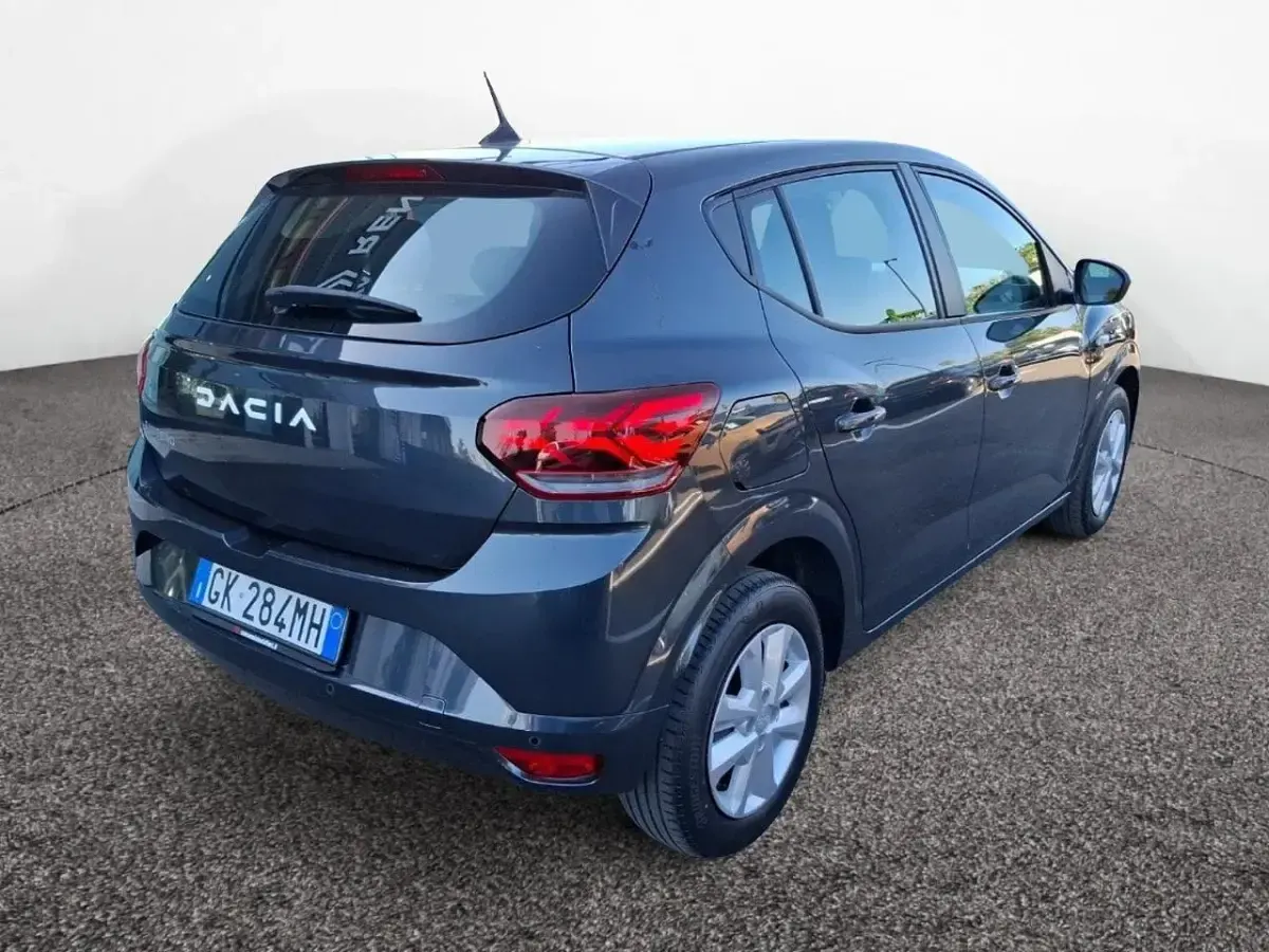 Usata Dacia Sandero Expression 101 CV (74 kW) 2023 Grigio Utilitaria