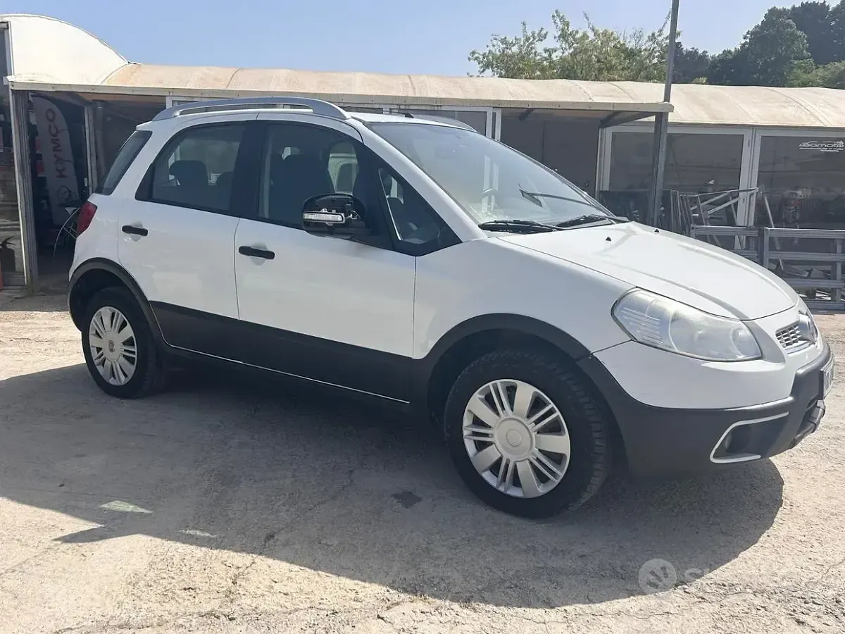 Usata Fiat Sedici Emotion 107 CV (78 kW) 2009 Bianco SUV