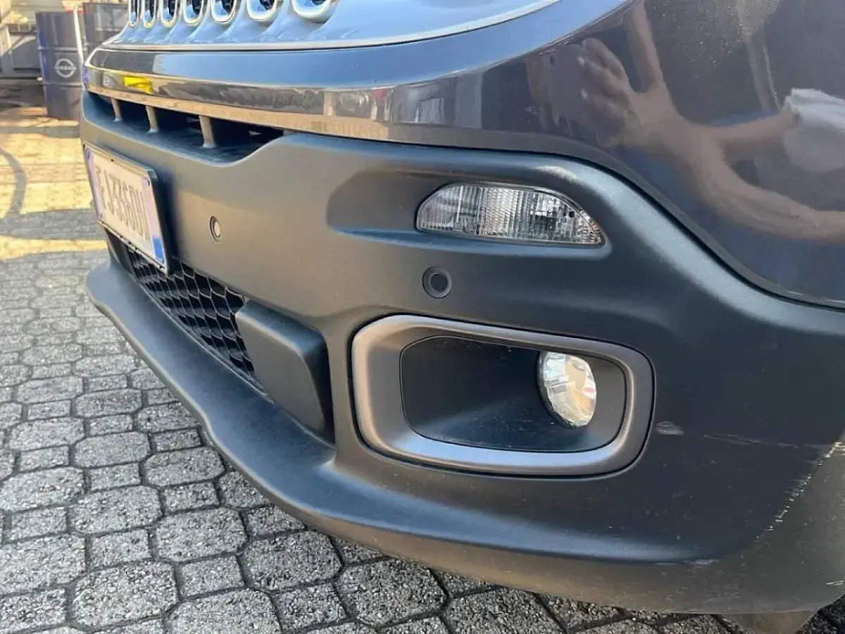 Usata Jeep Renegade Limited 140 CV (102 kW) 2017 Nero SUV