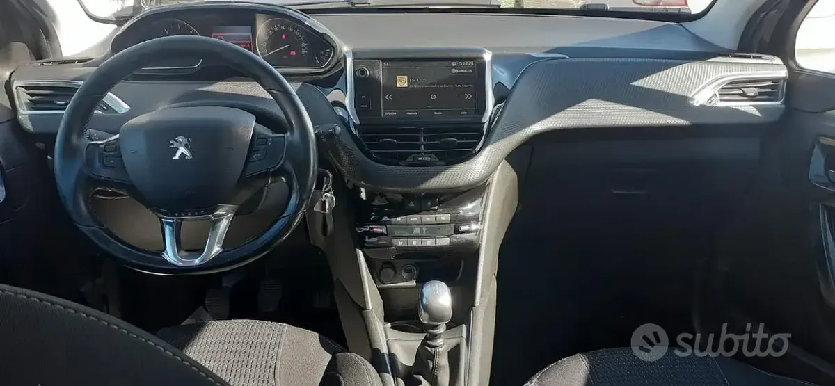 Usata Peugeot 208 102 CV (75 kW) 2019 Grigio Utilitaria