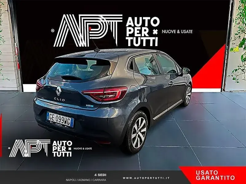 Usata Renault Clio Zen 140 CV (102 kW) 2021 Argento Utilitaria