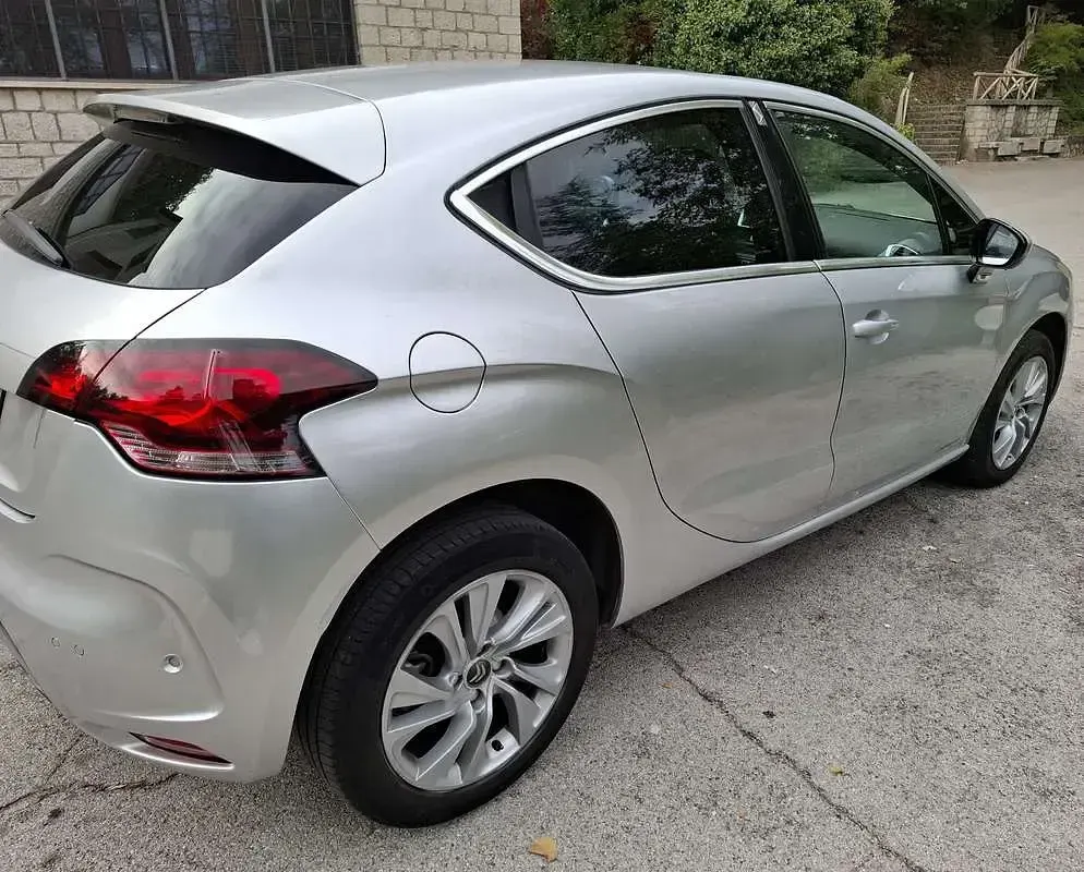 Usata Citroën DS4 So Chic 111 CV (81 kW) 2012 Grigio Utilitaria