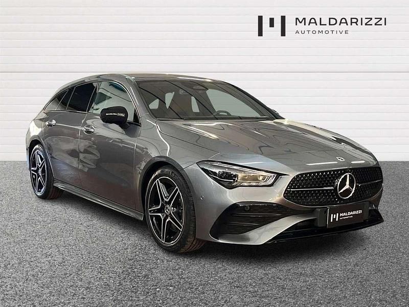 Grigio Usata 2025 Mercedes CLA200 AMG Line Premium Station wagon | 38.400 € (Buon prezzo) - Immagine 1/4