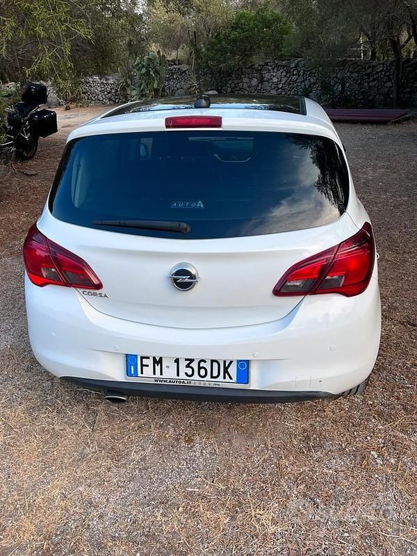 Usata Opel Corsa 65 CV (47 kW) 2017 Bianco Utilitaria