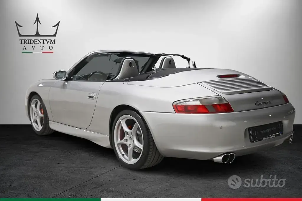 Usata Porsche 911 Carrera Cabriolet 320 CV (235 kW) 2002 Argento Cabrio