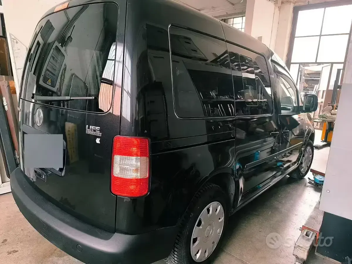 Usata VW Caddy 109 CV (80 kW) 2010 Nero Monovolume