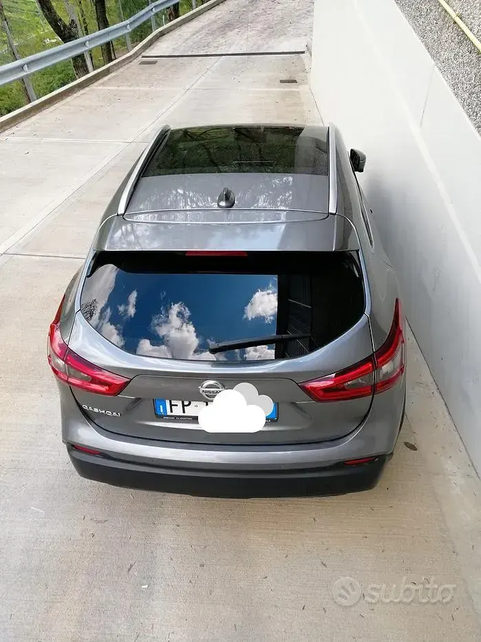 Usata Nissan Qashqai N-Connecta 110 CV (80 kW) 2018 Grigio SUV