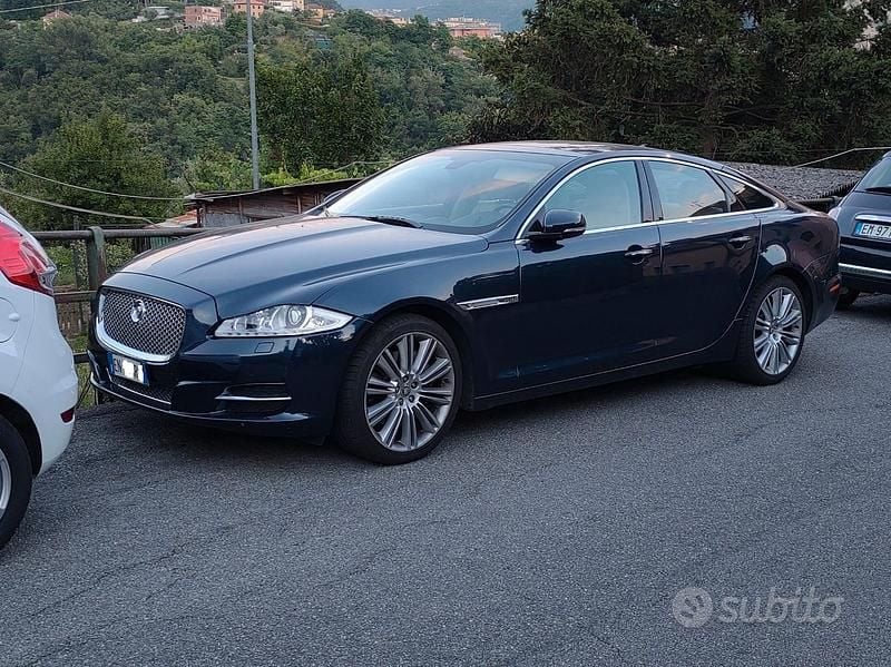 Usata Jaguar XJ Premium Luxury 275 CV (202 kW) 2012 Blu/azzurro Berlina