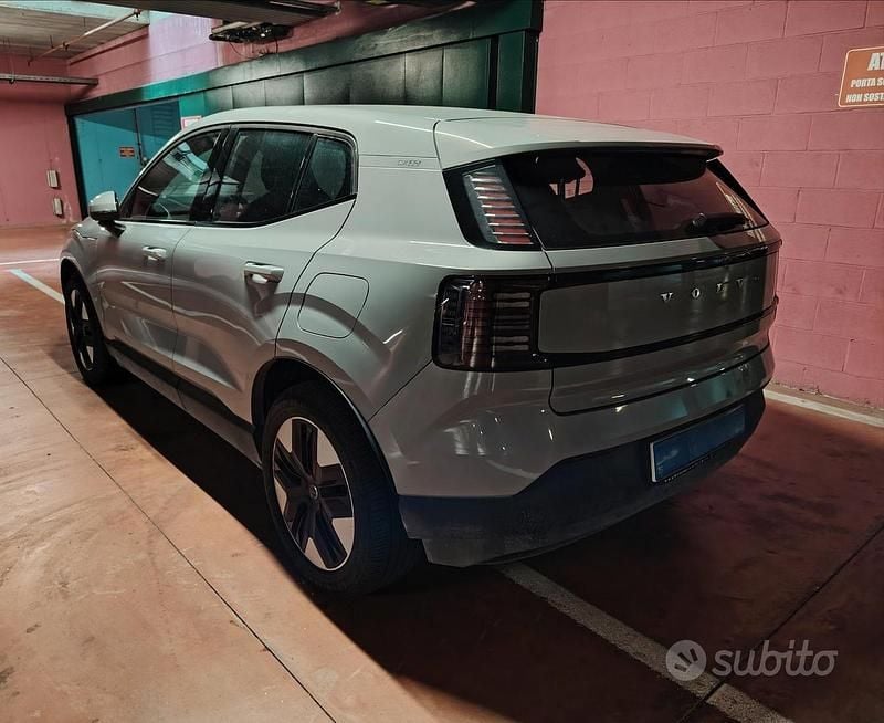 Usata Volvo EX30 Core 200 kW (272 CV) 2024 Grigio SUV