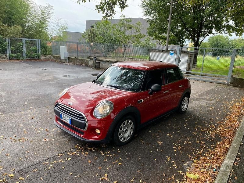 Usata Mini One D 95 CV (69 kW) 2015 Rosso Utilitaria
