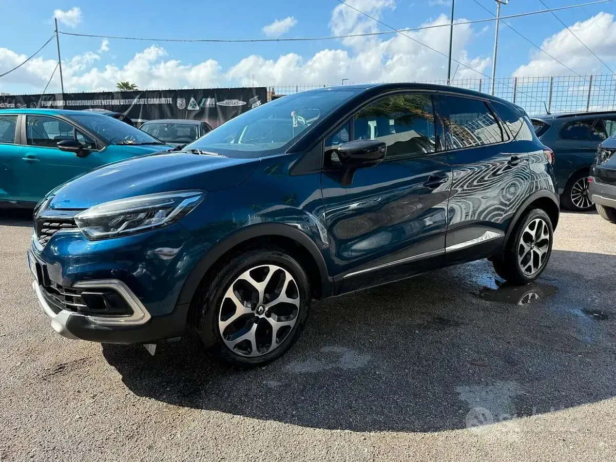 Usata Renault Captur LE 110 CV (80 kW) 2018 Verde SUV