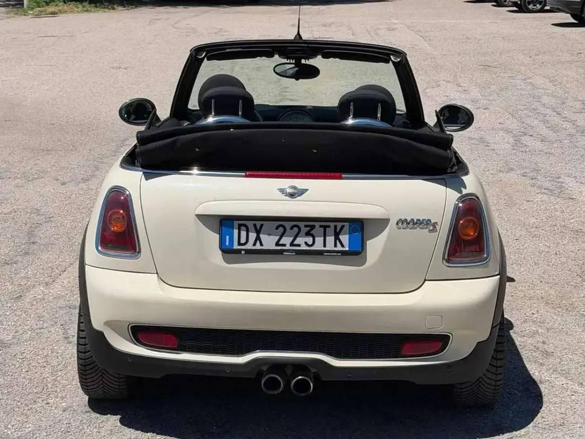 Usata Mini Cooper S Cabriolet 174 CV (127 kW) 2009 Giallo Cabrio
