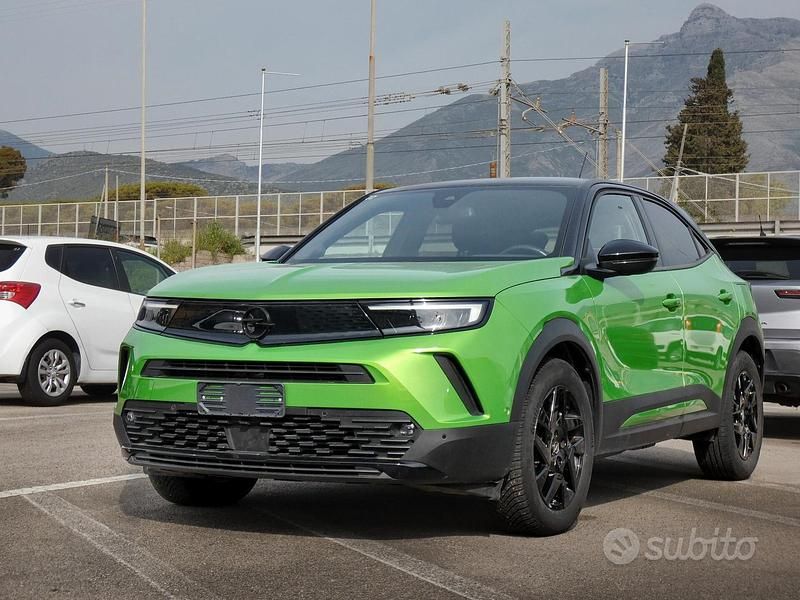 Usata Opel Mokka 100 CV (73 kW) 2023 Verde SUV