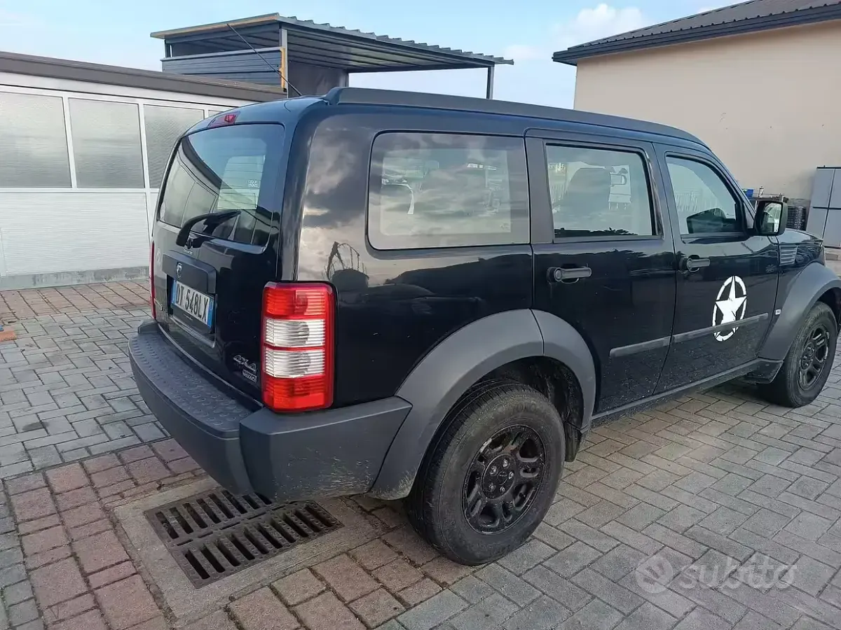 Usata Dodge Nitro 177 CV (130 kW) 2008 Nero SUV