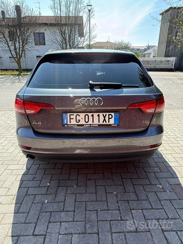 Usata Audi A4 Business 150 CV (110 kW) 2017 Grigio Station wagon