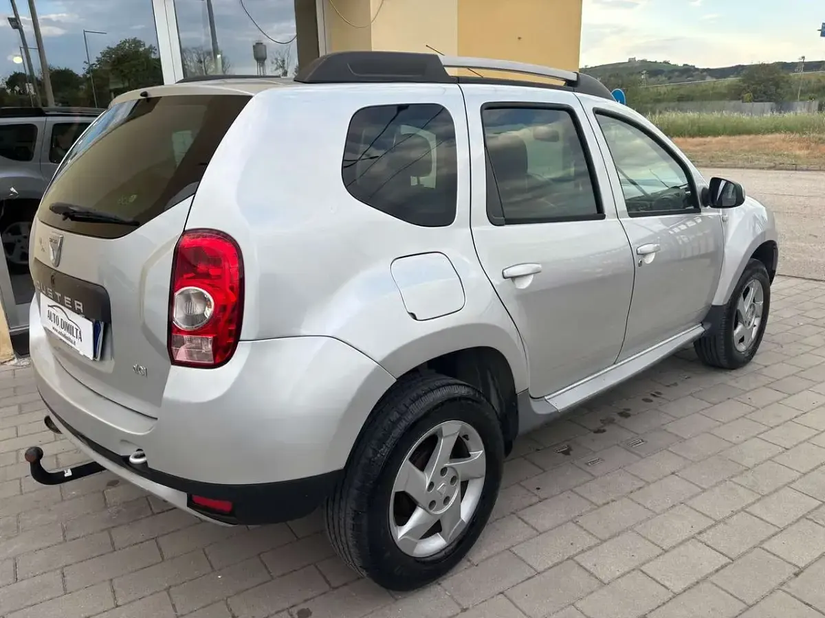 Begagnad Dacia Duster 90 HK (66 kW) 2012 Silver SUV