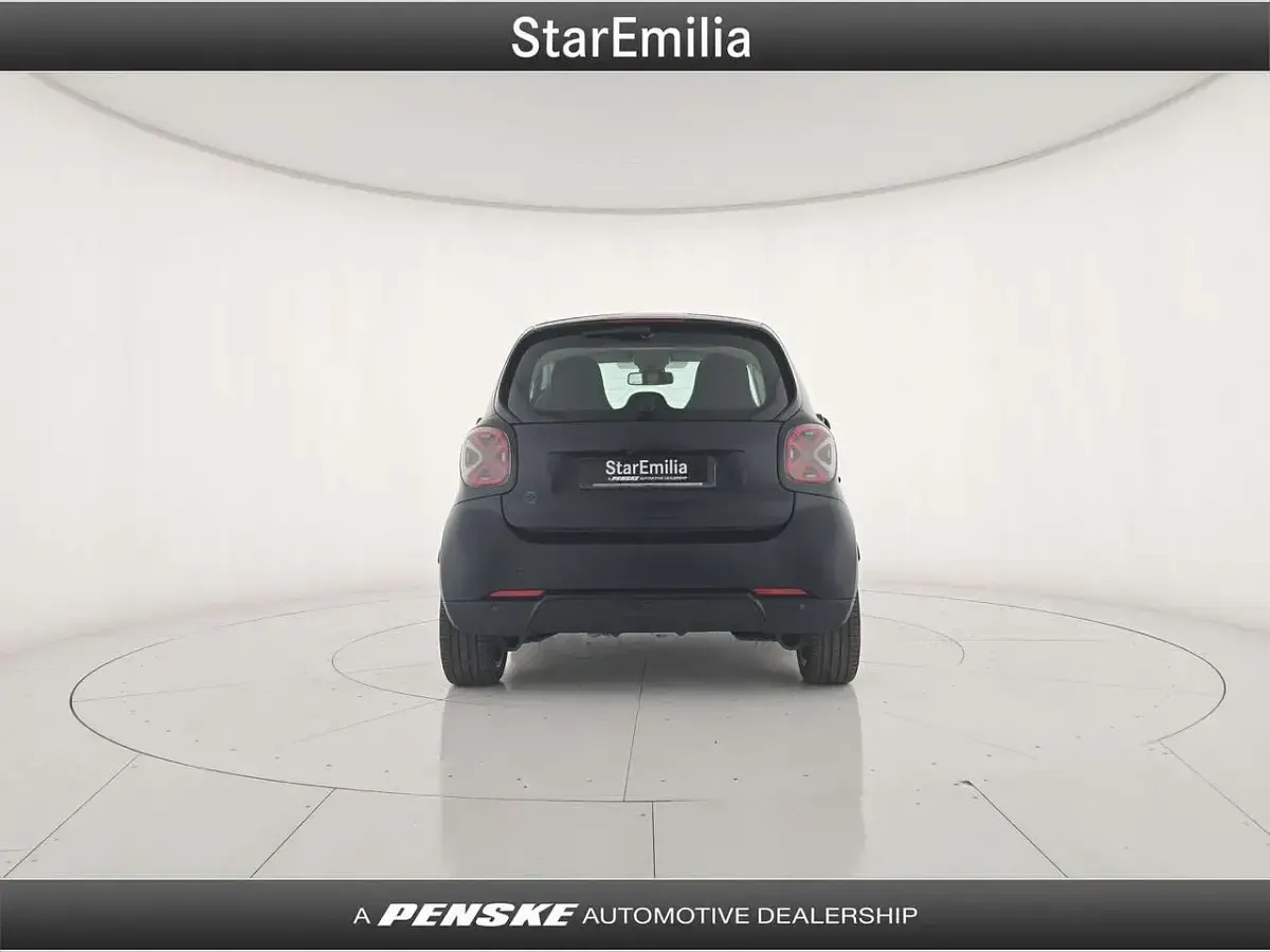 Usata Smart ForTwo Coupé 60 kW (82 CV) 2022 Blu/azzurro Utilitaria