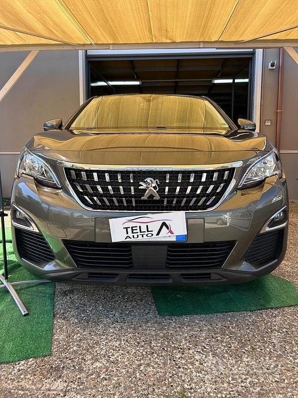 Usata Peugeot 3008 Business-Line 120 CV (88 kW) 2017 Marrone SUV