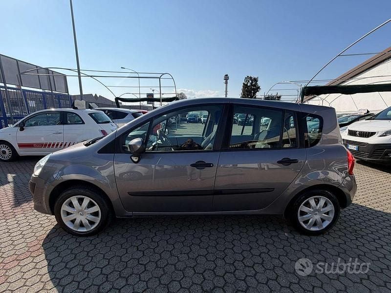 Usata Renault Grand Modus Dynamique 86 CV (63 kW) 2010 Grigio Monovolume