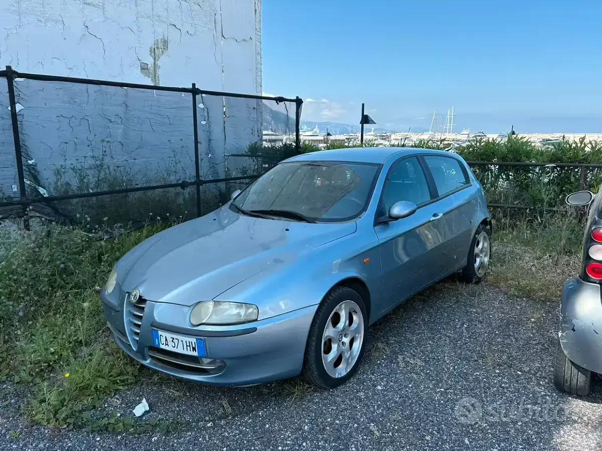Usata Alfa Romeo 2000 150 CV (110 kW) 2002 Bluazzurro Berlina