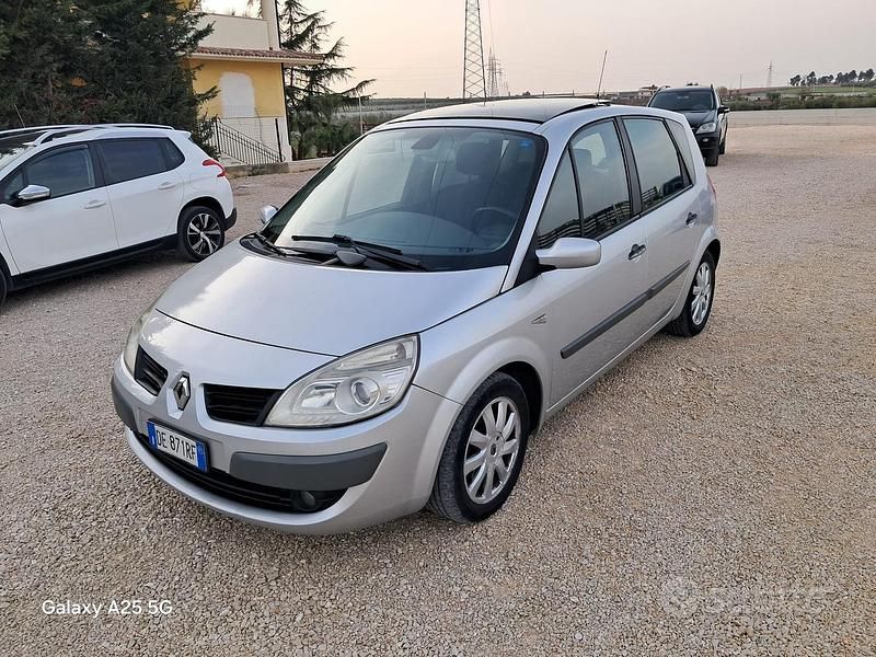 Usata Renault Scénic II 110 CV (80 kW) 2007 Monovolume
