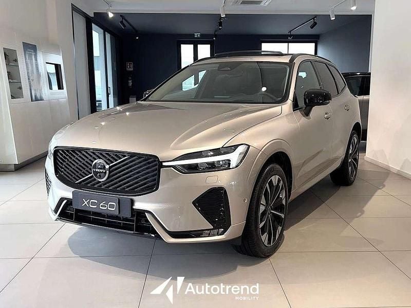 Nuova Volvo XC60 Ultra 250 CV (183 kW) 2025 Grigio SUV