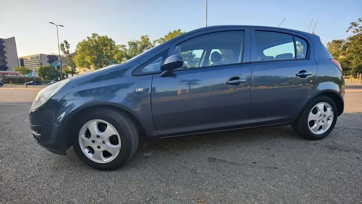 Usata Opel Corsa Enjoy 80 CV (58 kW) 2008 Utilitaria