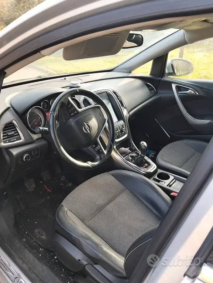 Usata Opel Astra 60 CV (44 kW) 2010 Berlina