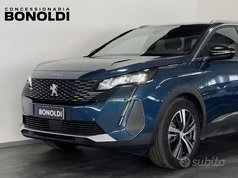 Usata Peugeot 5008 Allure 131 CV (96 kW) 2024 Blu SUV