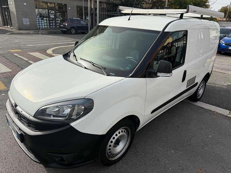 Usata Fiat Doblò 120 CV (88 kW) 2020 Bianco Monovolume