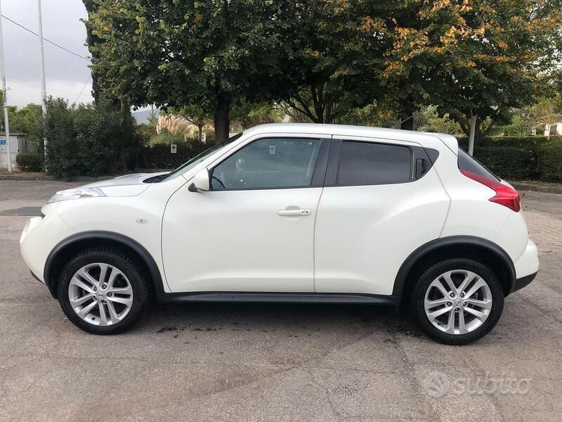 Usata Nissan Juke Tekna 110 CV (80 kW) 2011 Bianco SUV