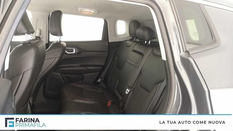 Usado Jeep Compass Limited 130 CV (95 kW) 2024 Gris SUV