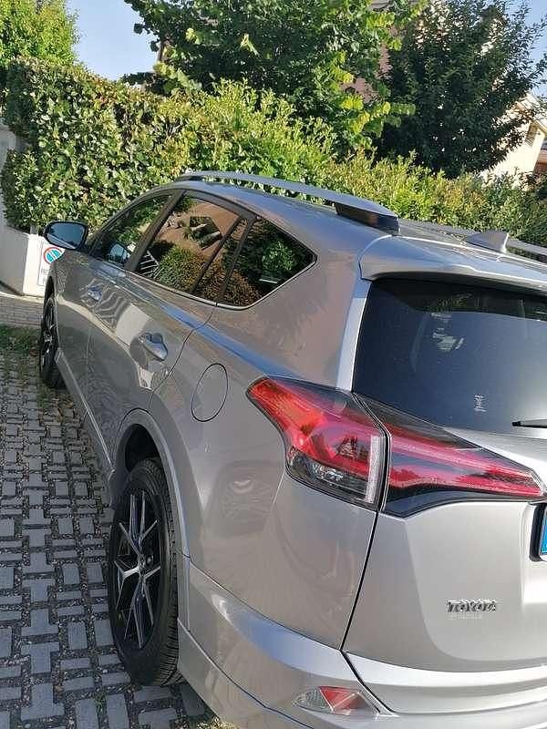 Usata Toyota RAV4 143 CV (105 kW) 2017 SUV