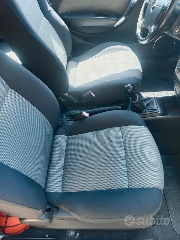 Usata Chevrolet Aveo 86 CV (63 kW) 2009 Bianco Utilitaria