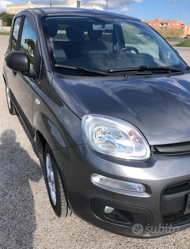 Usata Fiat Panda Lounge 69 CV (50 kW) 2018 Grigio Utilitaria