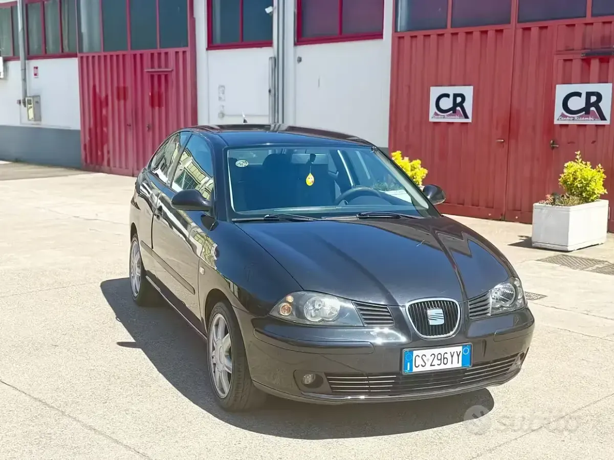 Usata Seat Ibiza 75 CV (55 kW) 2003 Nero Utilitaria