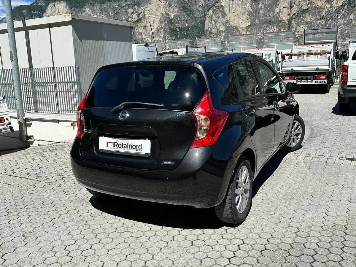 Usata Nissan Note 90 CV (66 kW) 2015 Nero Utilitaria