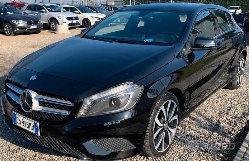 Usata Mercedes A180 Premium 109 CV (80 kW) 2012 Nero Berlina
