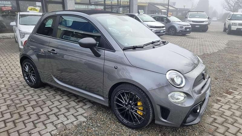 Usata Abarth 695C 179 CV (131 kW) 2024 Grigio Cabrio