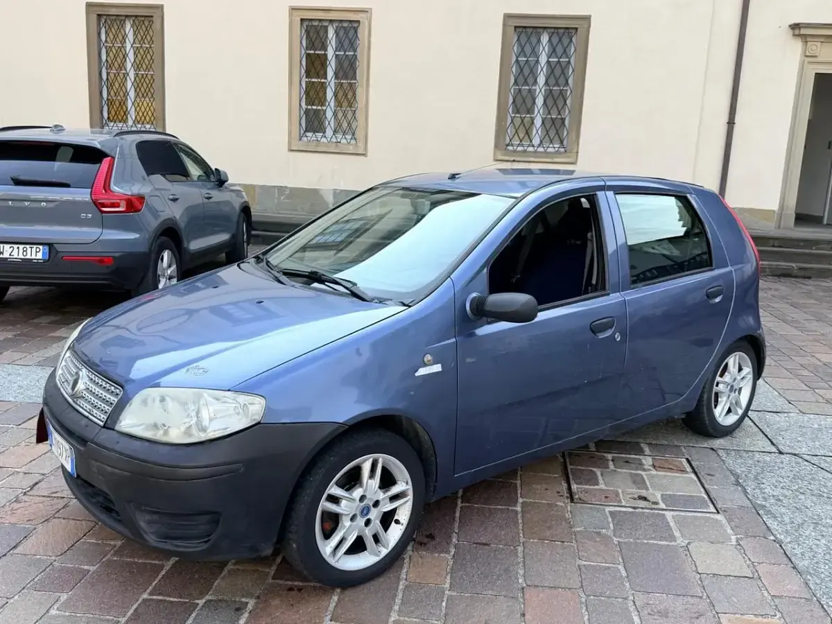 Usata Fiat Punto 69 CV (50 kW) 2005 Utilitaria