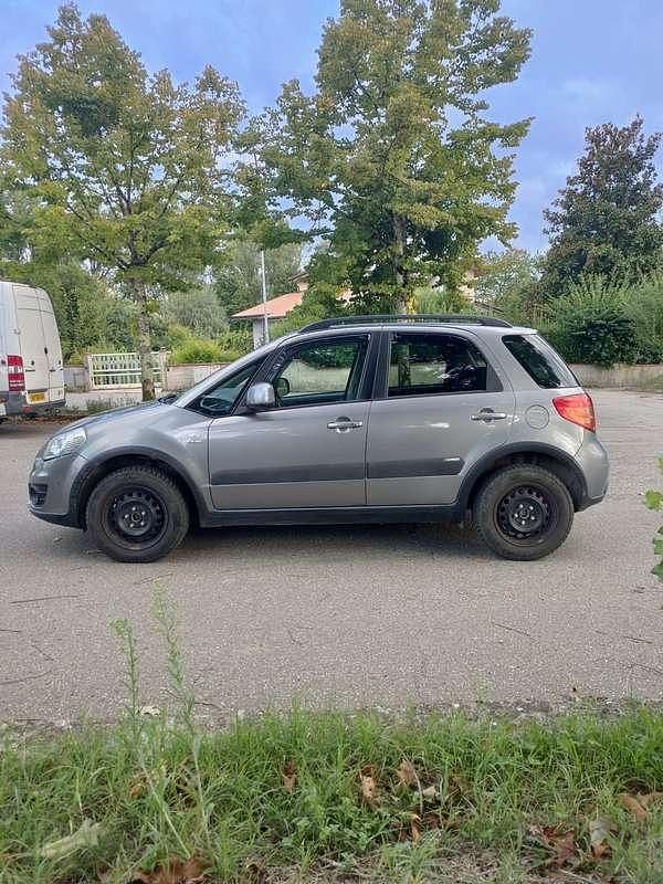 Usata 2011 Suzuki SX4 GLX SUV | 6300 € (Buon prezzo) - Immagine 1/4
