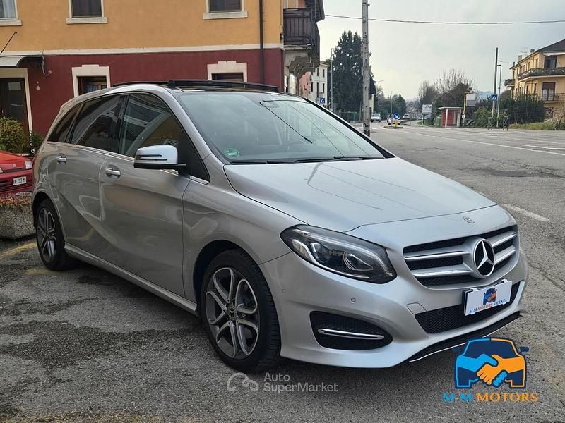 Usata Mercedes B200 136 CV (100 kW) 2017 Argento Monovolume