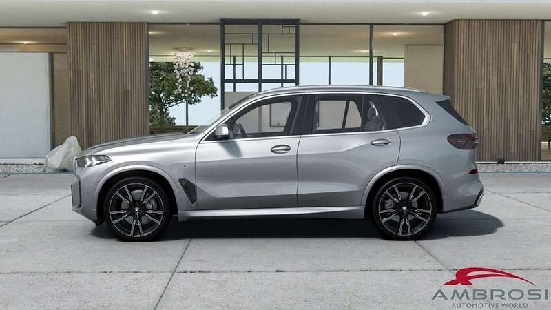 Nuova BMW X5 M Sport 333 CV (244 kW) 2025 Grigio SUV