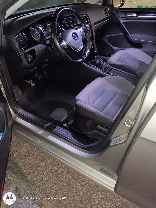 Usata VW Golf VII Highline 110 CV (80 kW) 2017 Berlina