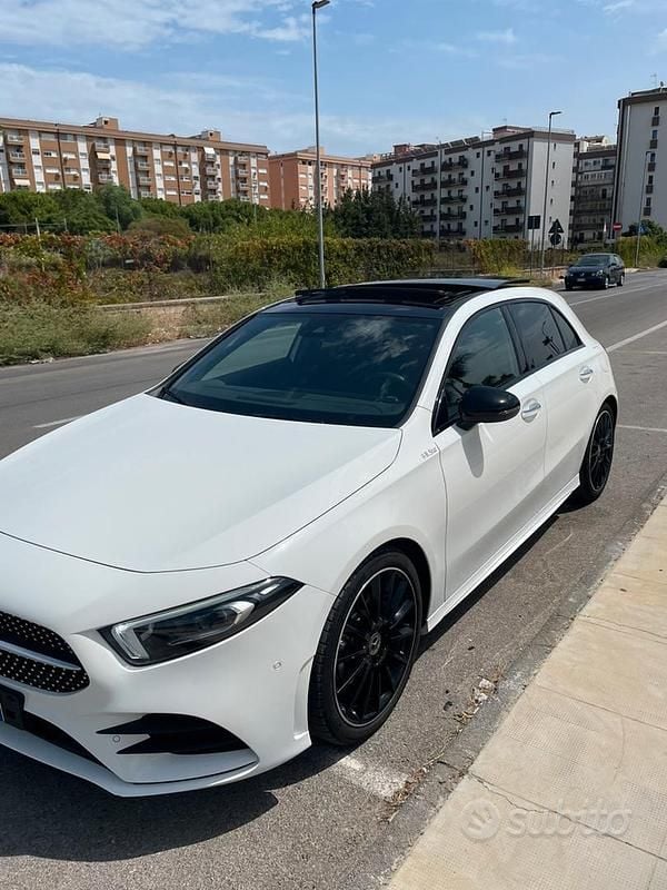 Usata 2022 Mercedes A200 Premium Tre volumi | 29.500 € (Buon prezzo) - Immagine 1/4