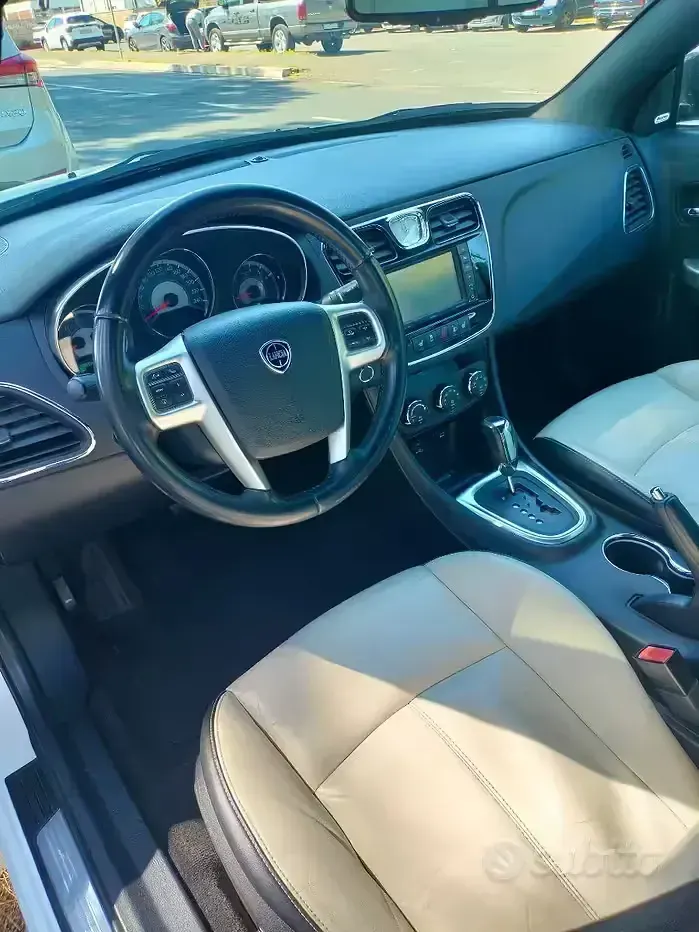 Usata Lancia Flavia 170 CV (125 kW) 2012 Bianco Cabrio