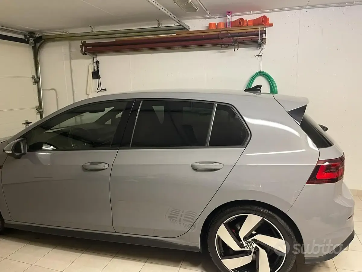 Usata VW Golf VIII 310 CV (228 kW) 2021 Grigio Berlina